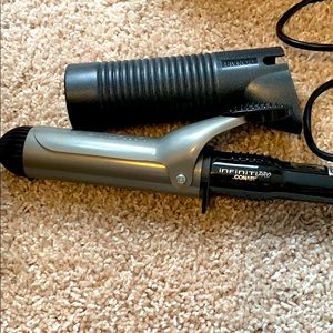 Conair Infiniti Pro 1.5 in Curling Iron -Like New